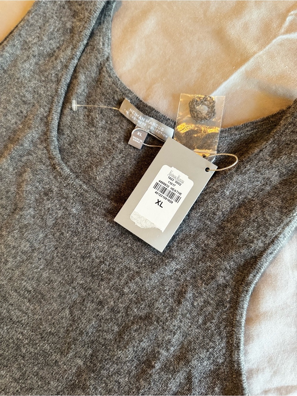NEIMAN MARCUS 100% Cashmere Grey Sleeveless Tank Top - Picture 11 of 13